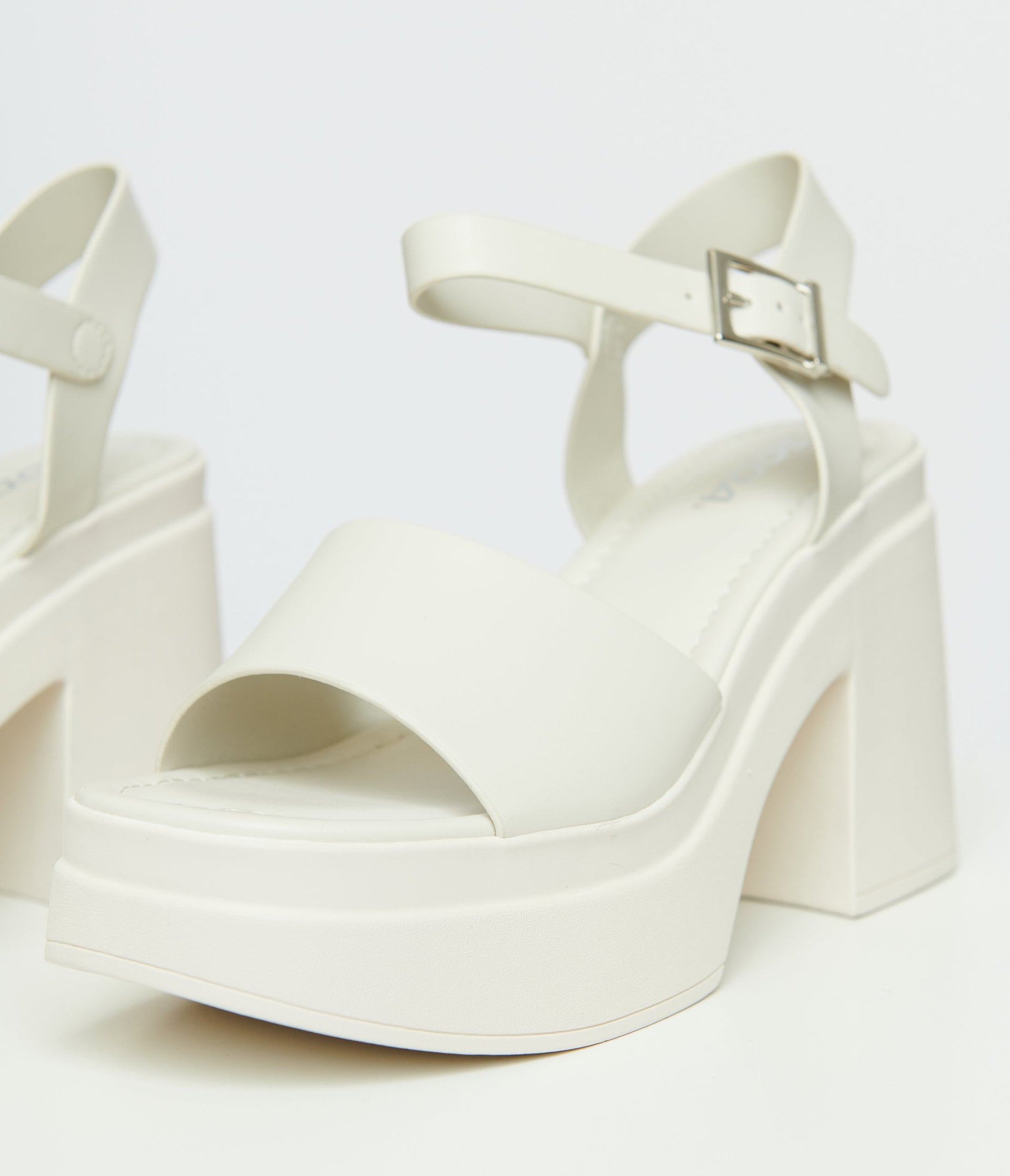 1970s White Leatherette Chunky Platform Heels - Unique Vintage - Womens, SHOES, SANDALS