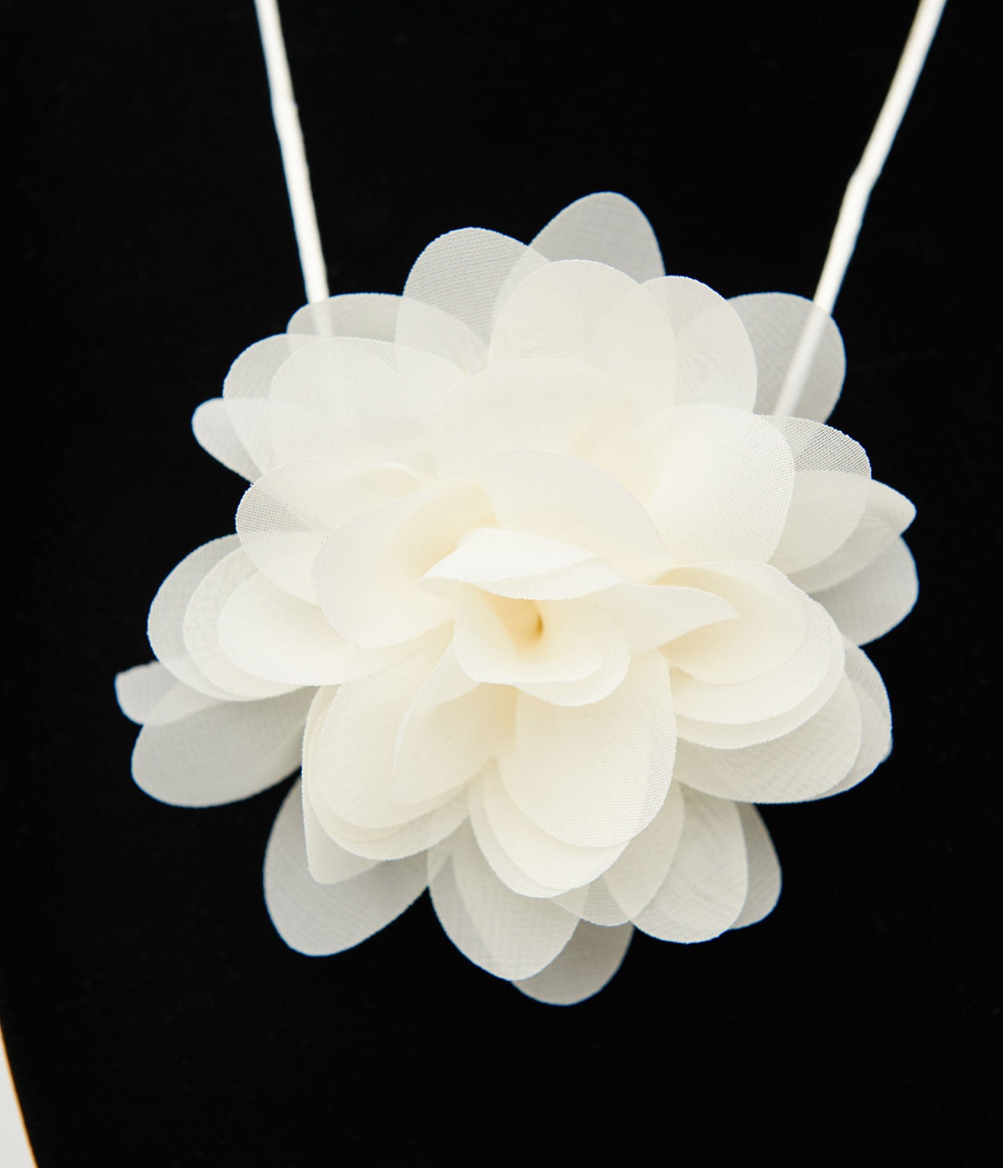 White Flower Necklace - Unique Vintage - Womens, ACCESSORIES, JEWELRY