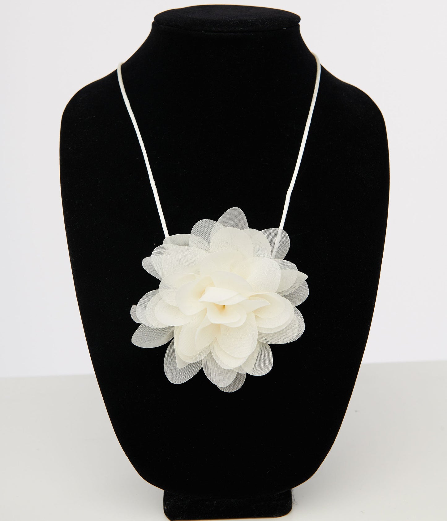 White Flower Necklace - Unique Vintage - Womens, ACCESSORIES, JEWELRY