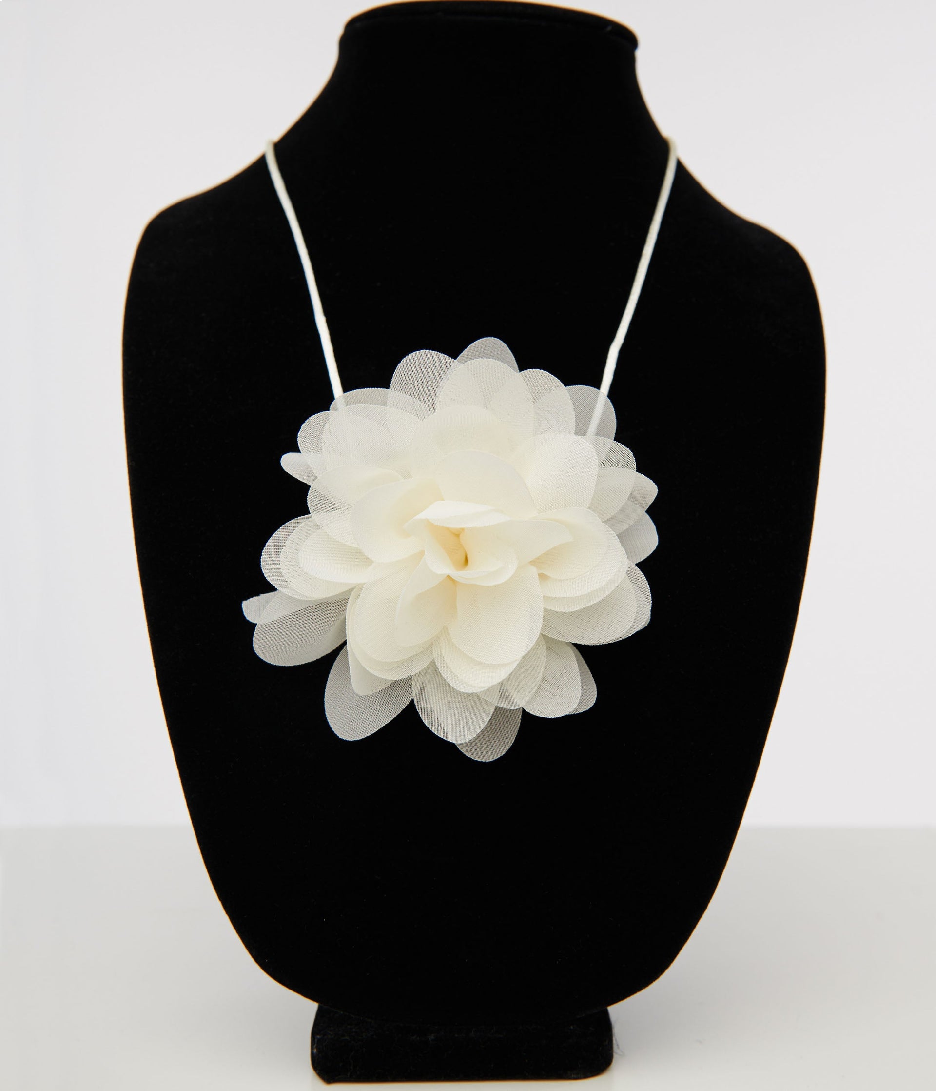 White Flower Necklace - Unique Vintage - Womens, ACCESSORIES, JEWELRY