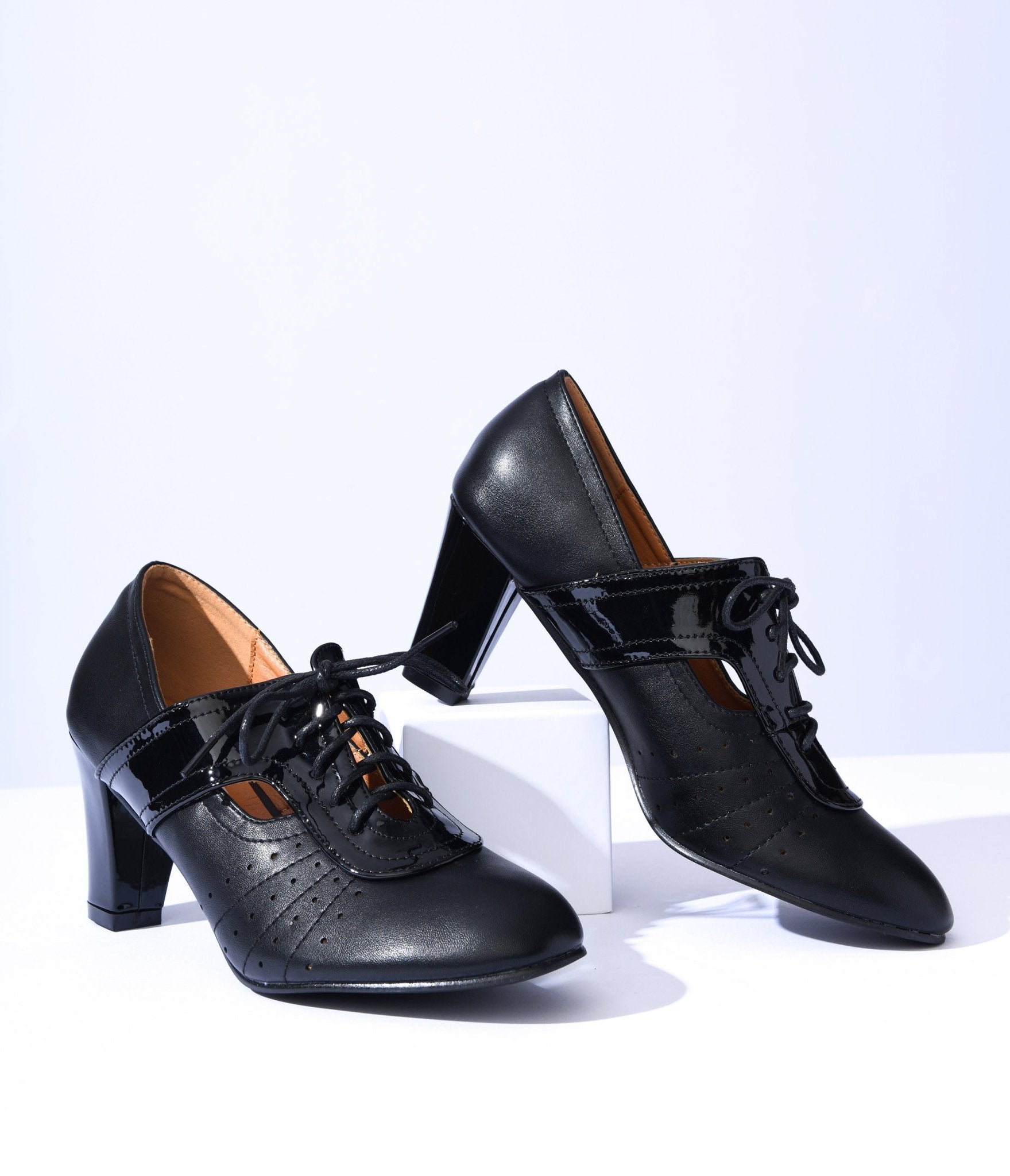 Amazon.com | SHEMEE Womens Block Heel Platform Lace Up Pumps Oxford High  Heels Ankle Booties Brogue Wingtip Vintage Dress Shoes(Beige, us 4) |  Oxfords