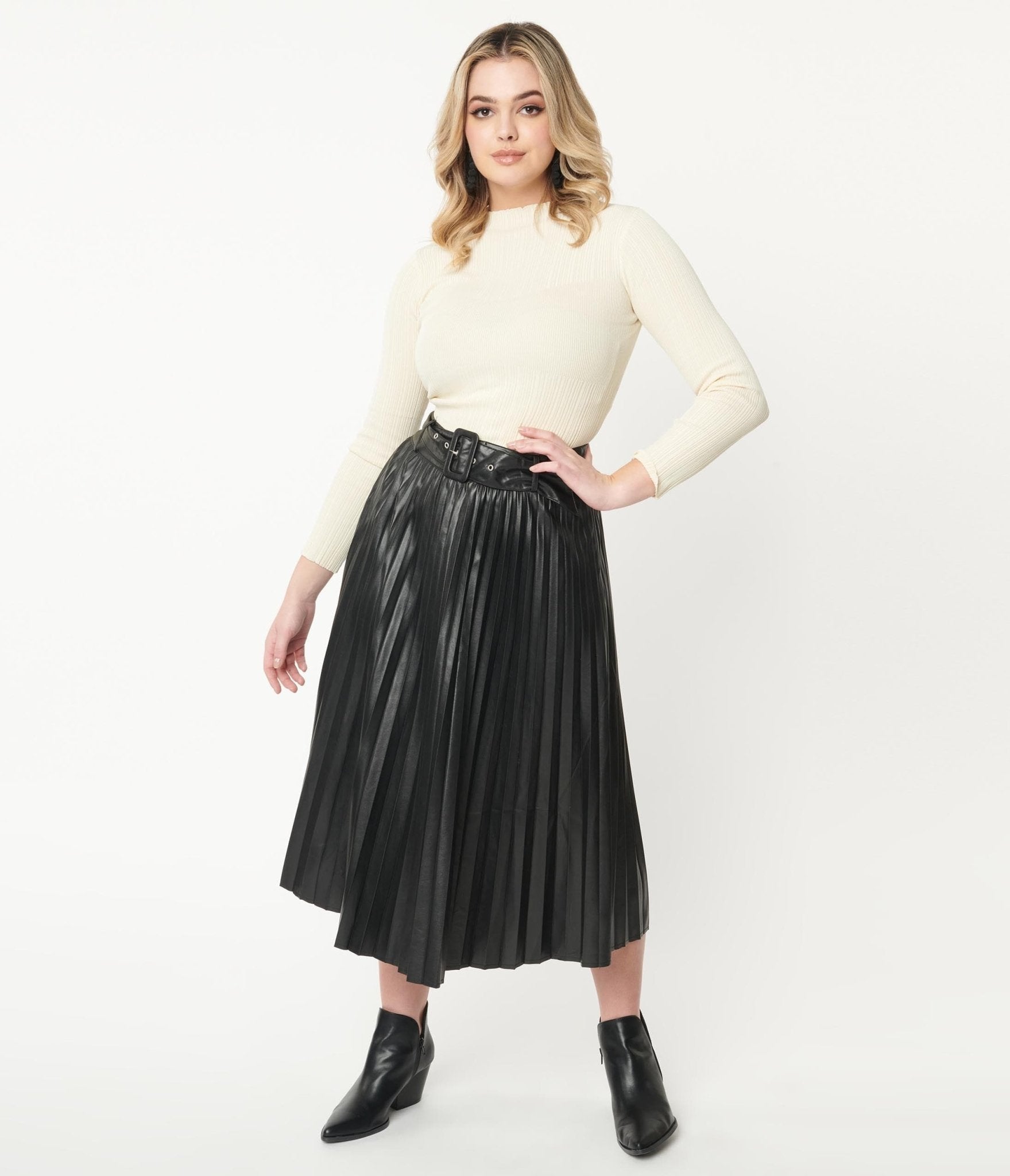 Vegan leather 2025 pleated skirt