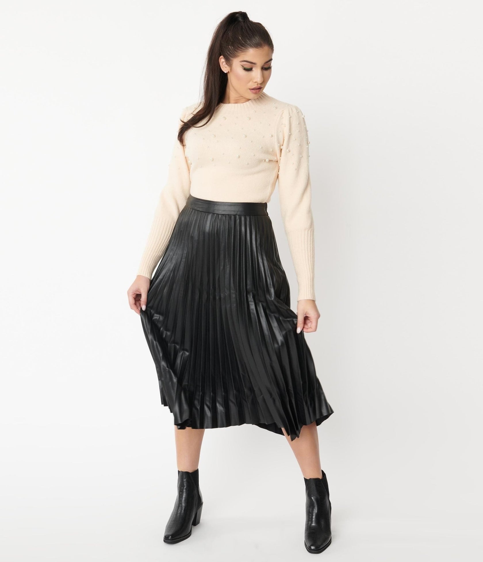 Black Vegan Leather Pleated Midi Skirt – Unique Vintage