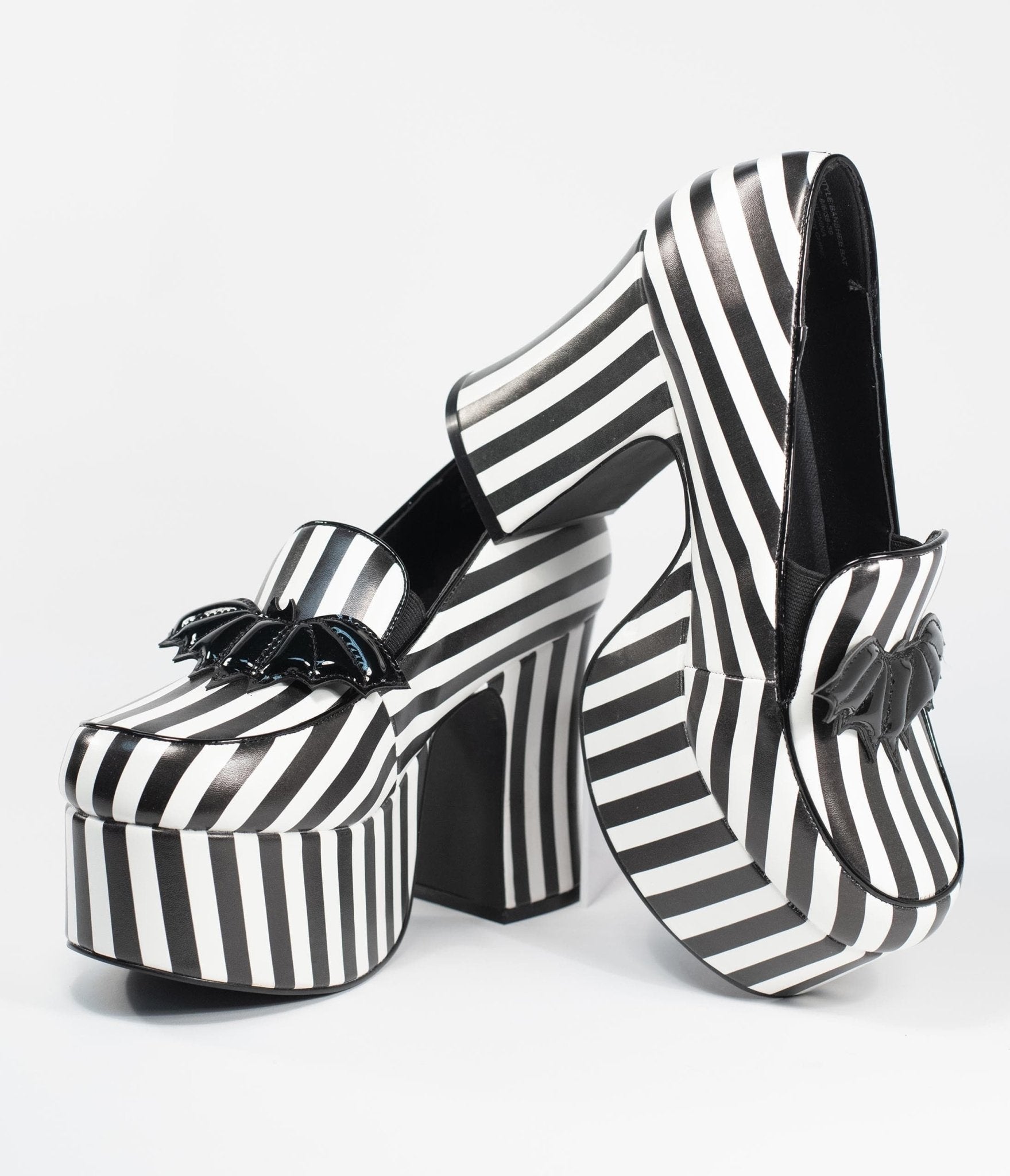 Black and best sale white stripe pumps