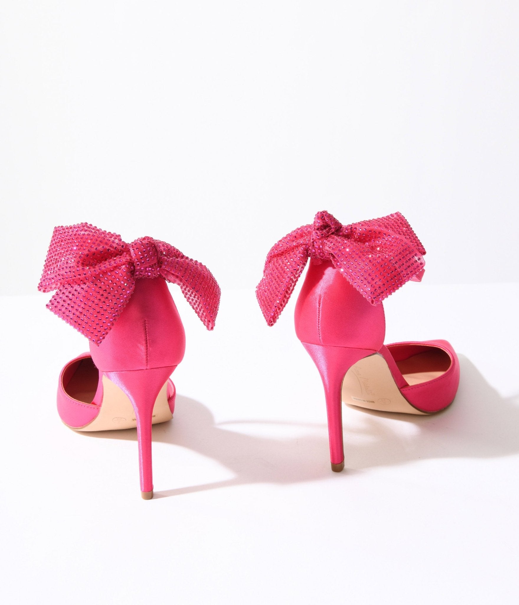 How to Style Hot Pink Heels: Top 15 Ladylike & Attractive Outfit Ideas for  Ladies - FMag.com