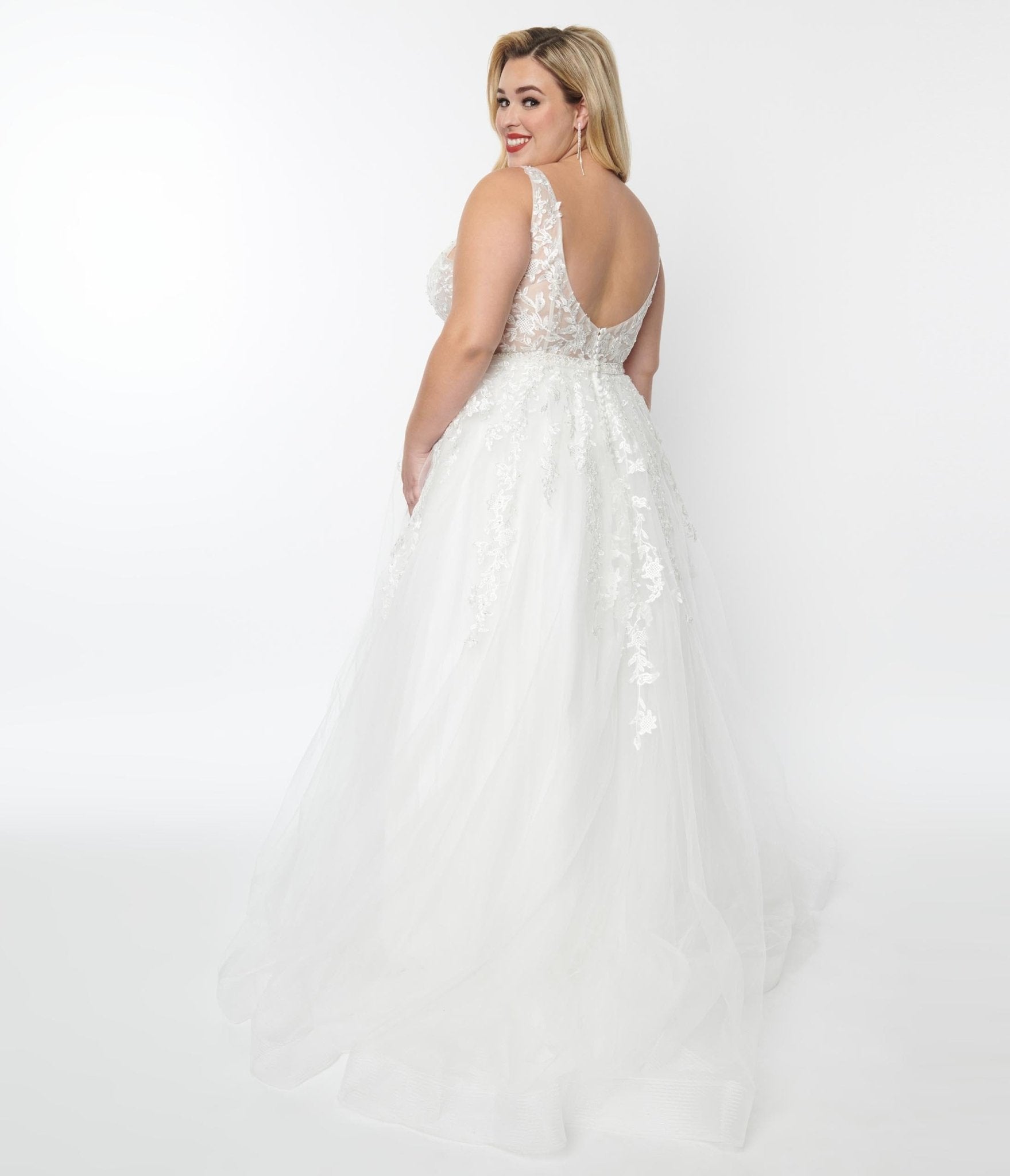 Plus Size Ivory Floral Lace & Tulle Wedding Ball Gown – Unique Vintage