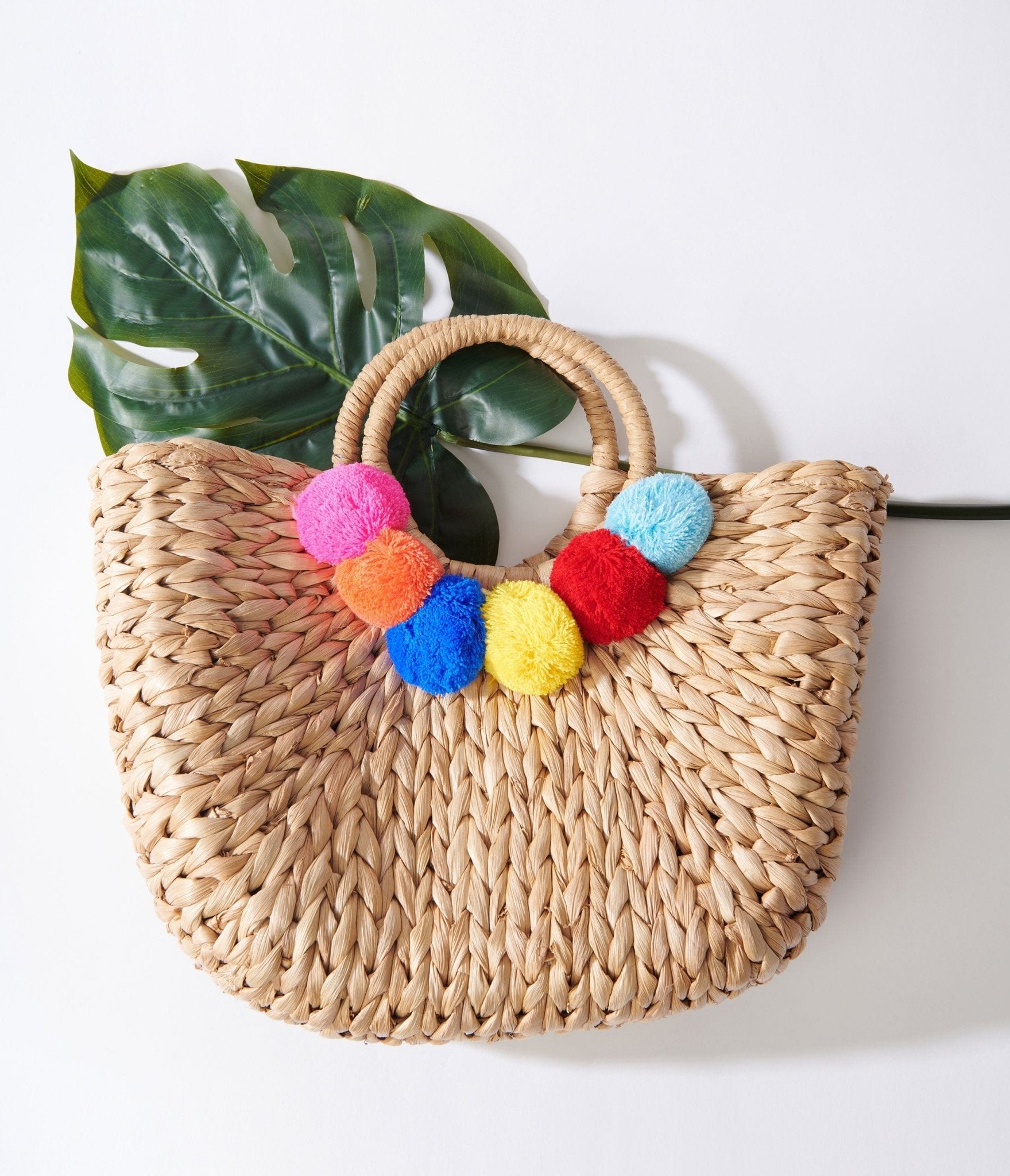 Pom pom 2025 woven bag