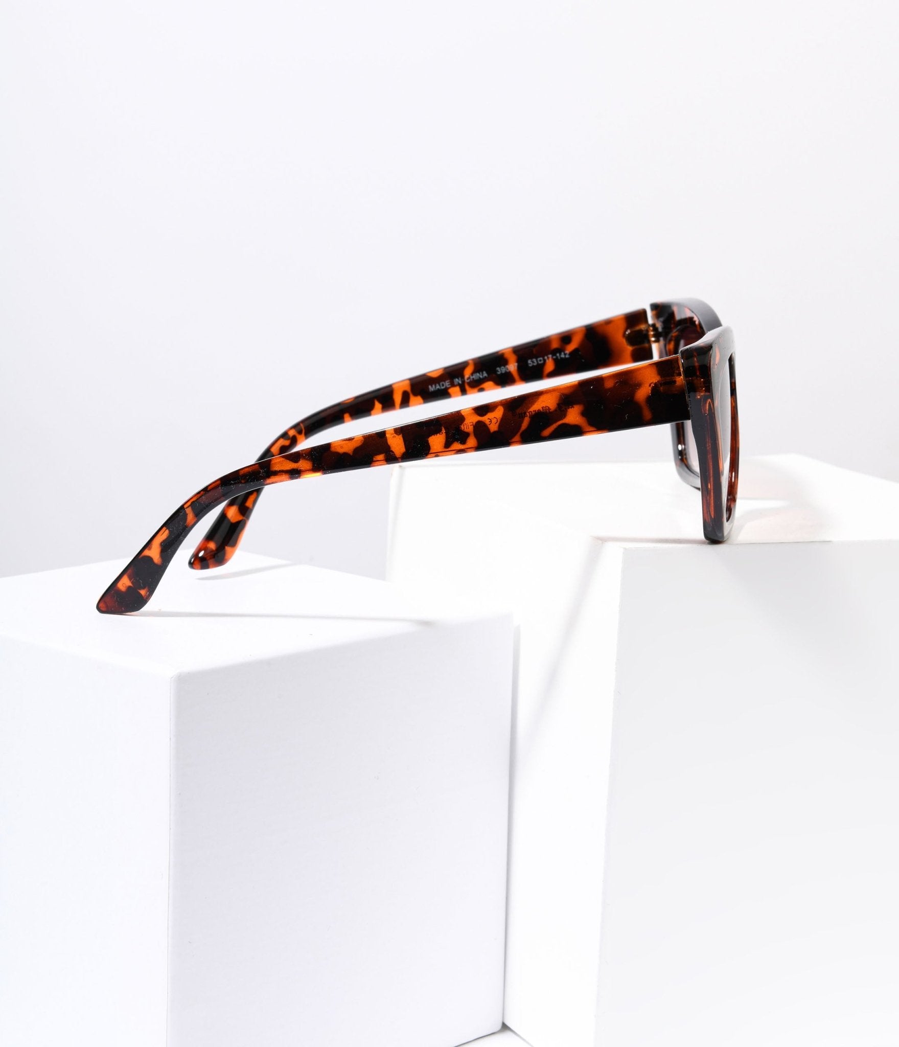 Square cat eye sunglasses hot sale tortoiseshell