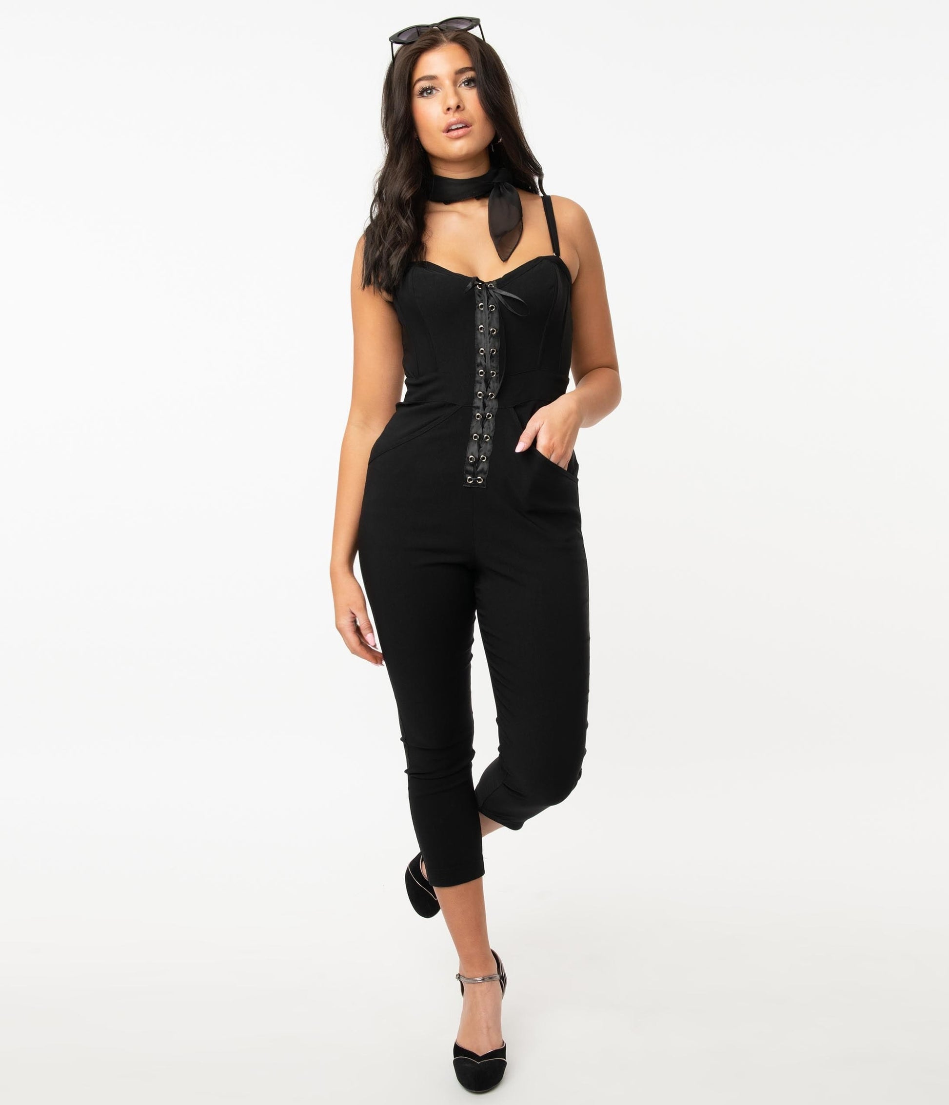 https://www.unique-vintage.com/cdn/shop/products/unique-vintage-black-corset-delaney-jumpsuit-893454.jpg?v=1704955164&width=1946